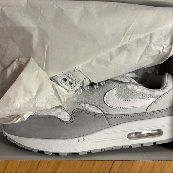 Nike air max 87 light grey/white m8 w9.5 - Picture 4 of 5